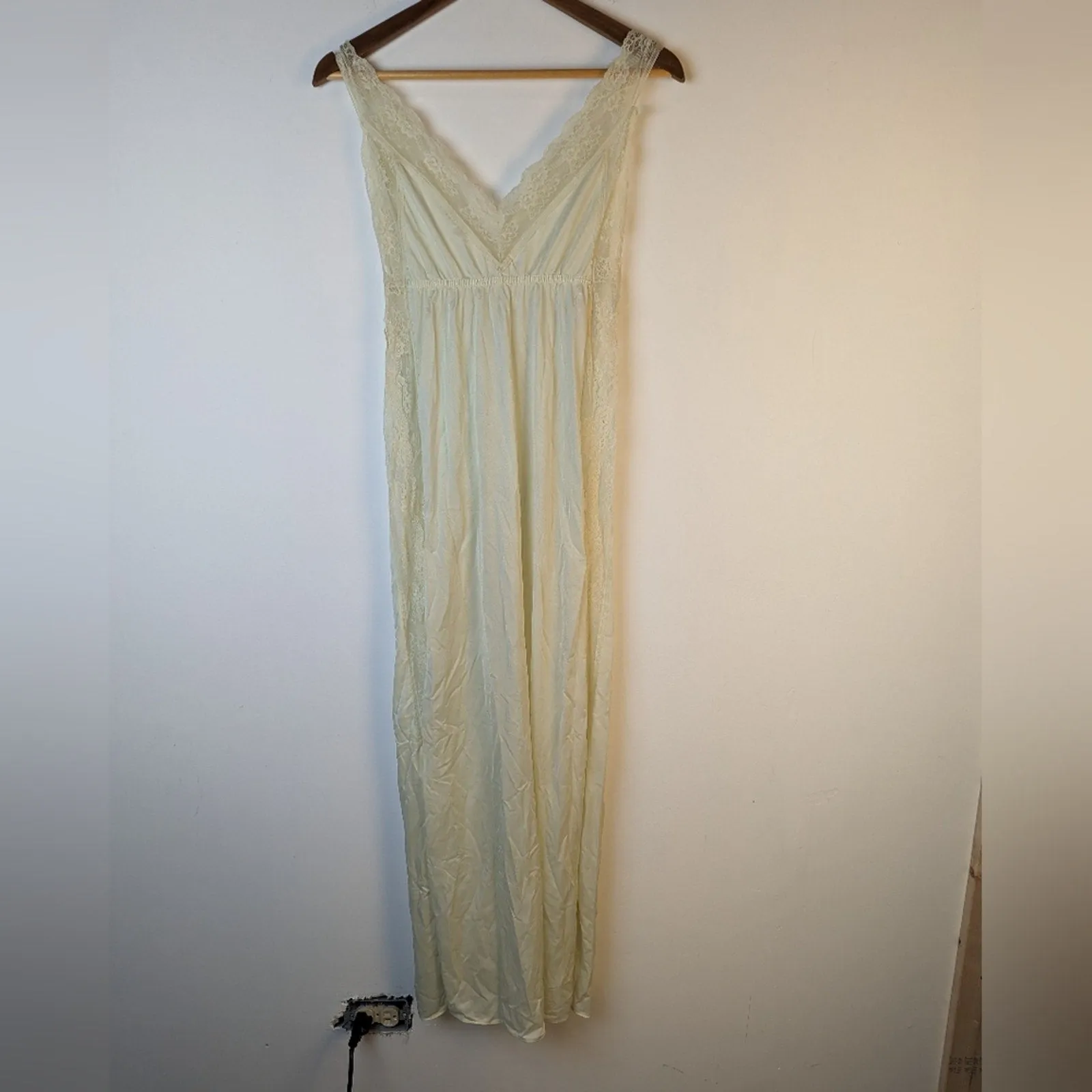 60's Vintage Pandora Lingerie by Chic Nightgown - Large