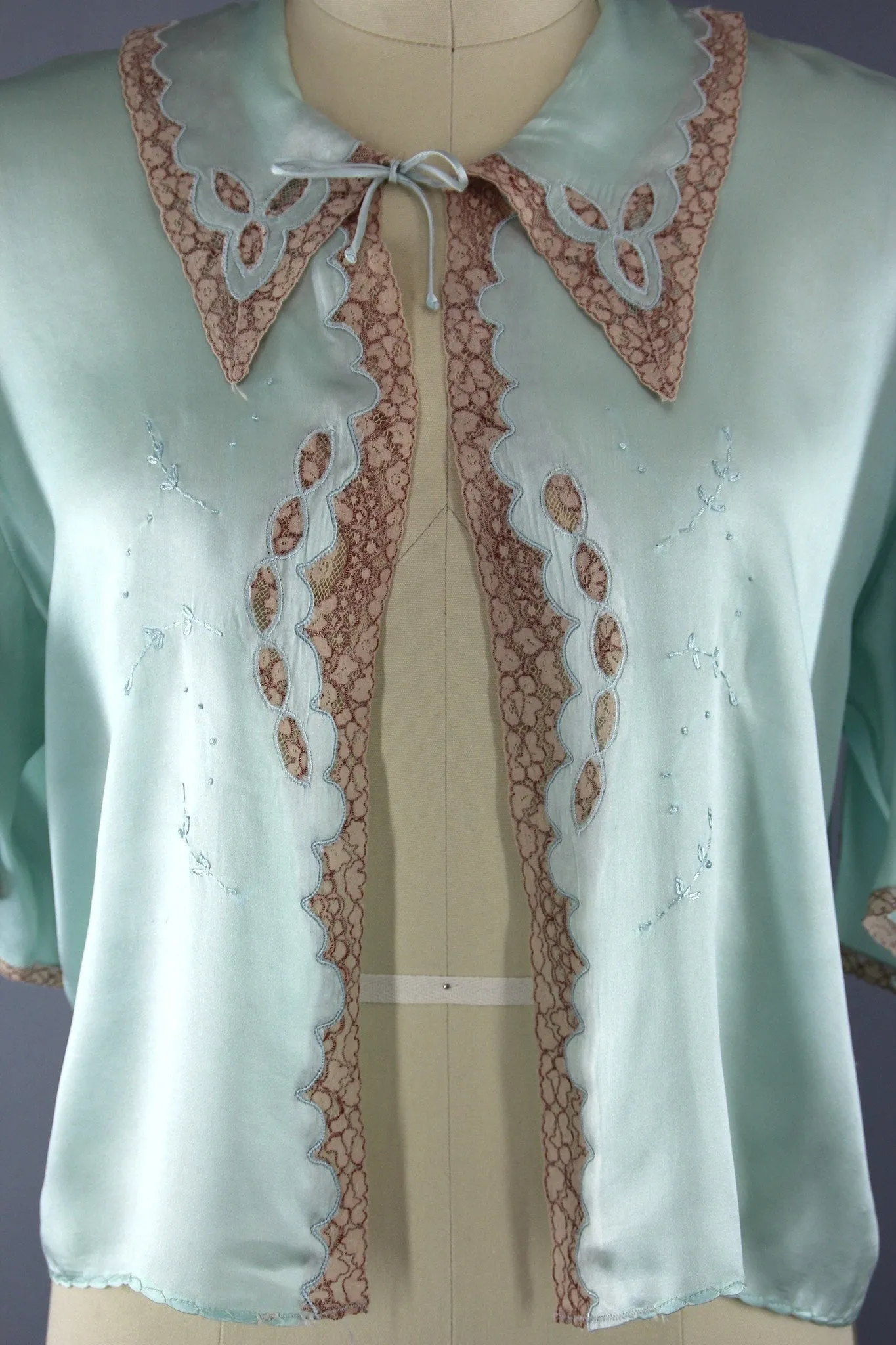 Vintage 1930s Green Silk Satin Bed Jacket Loungewear