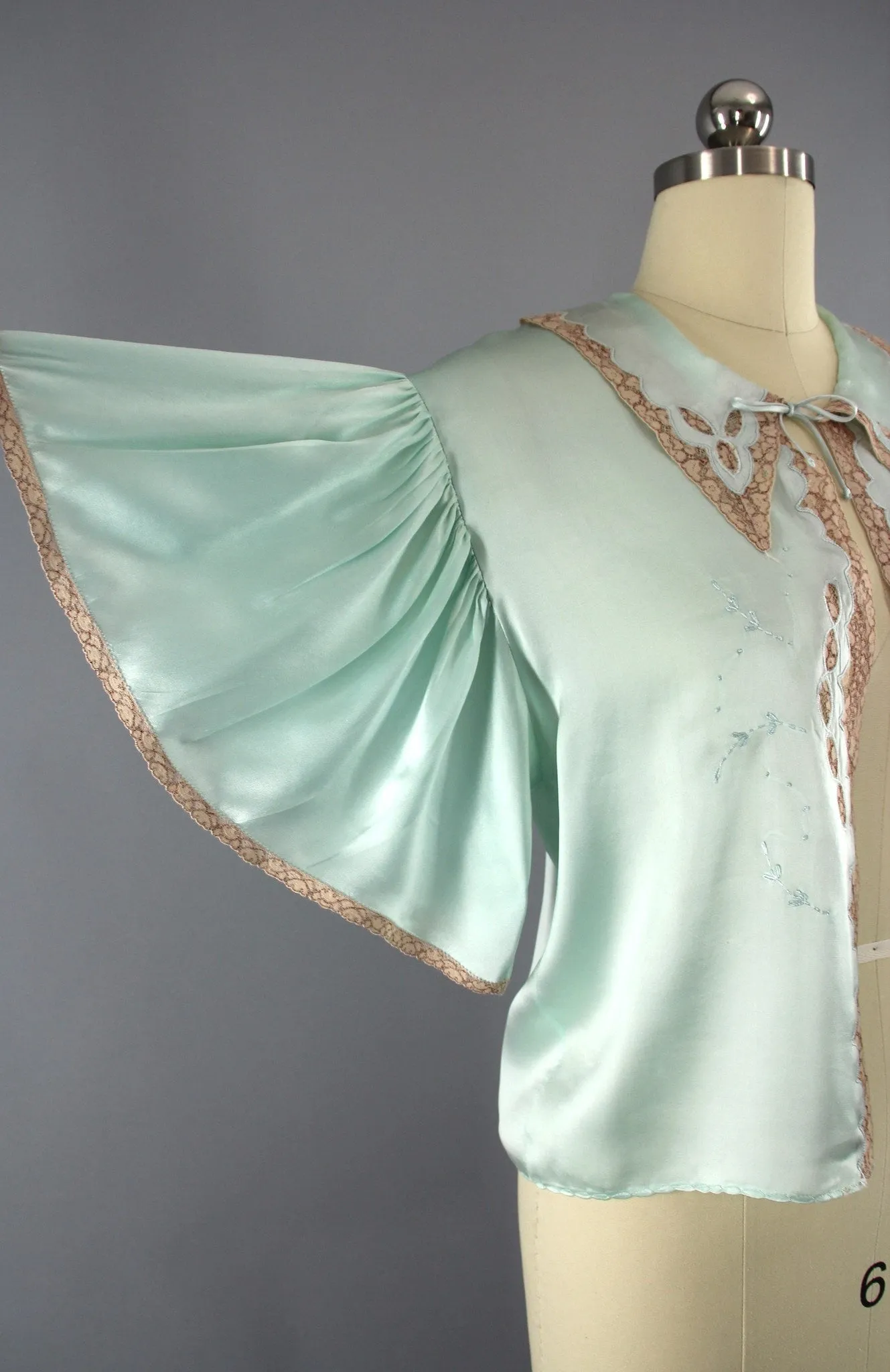 Vintage 1930s Green Silk Satin Bed Jacket Loungewear