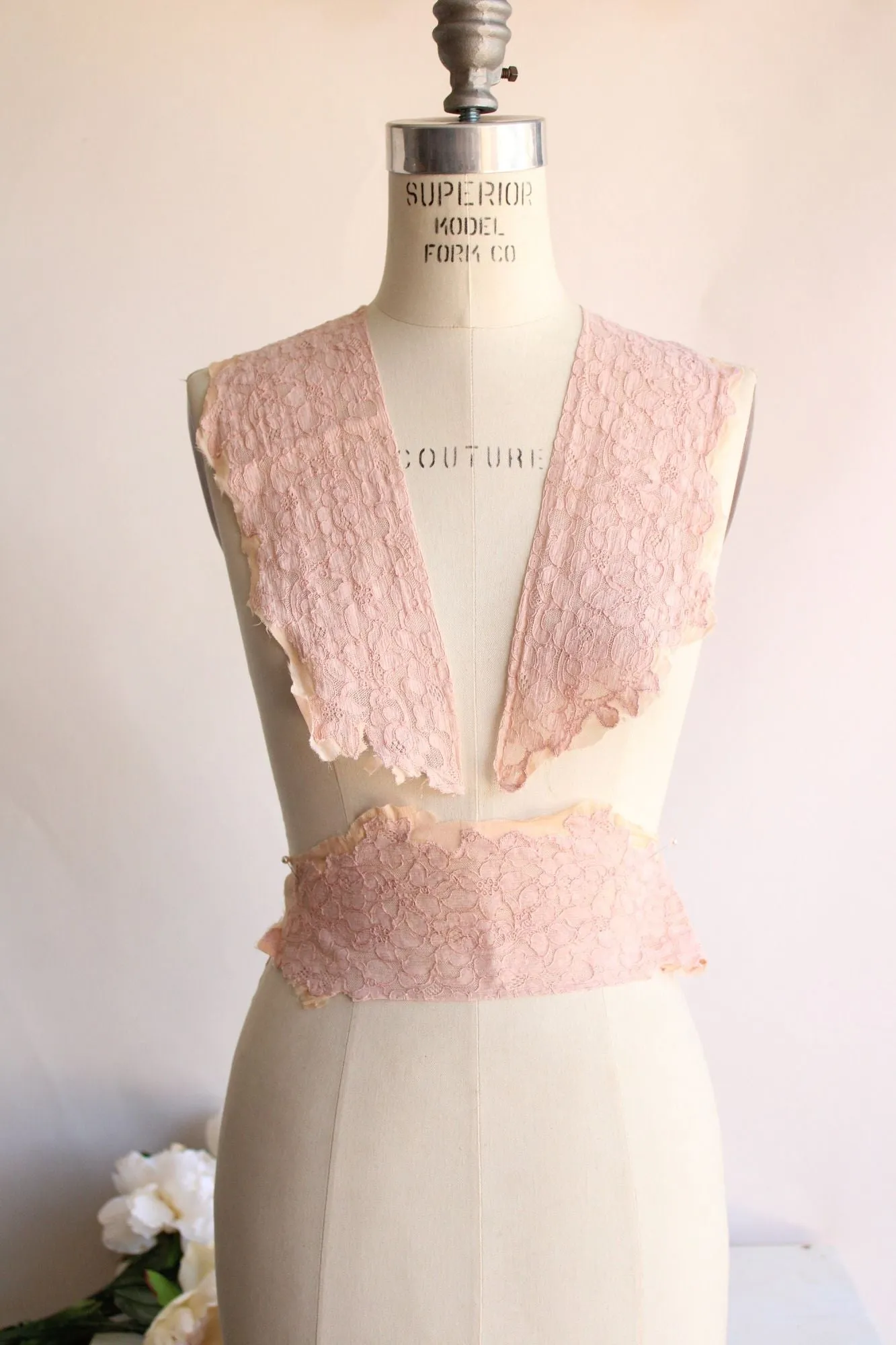 Vintage 1940s Lace Appliques, Pink Collar Trim, 3 PIeces