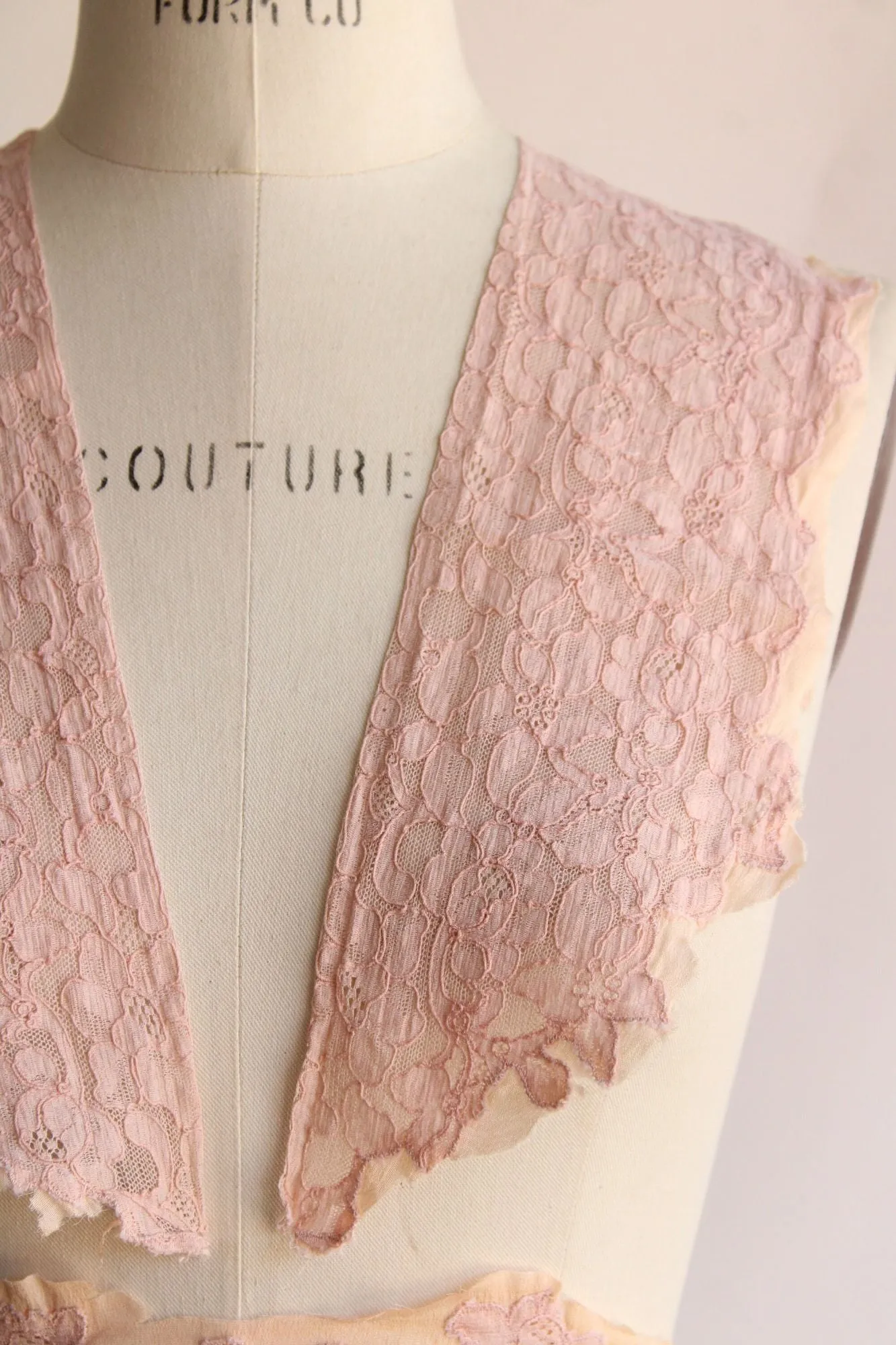 Vintage 1940s Lace Appliques, Pink Collar Trim, 3 PIeces