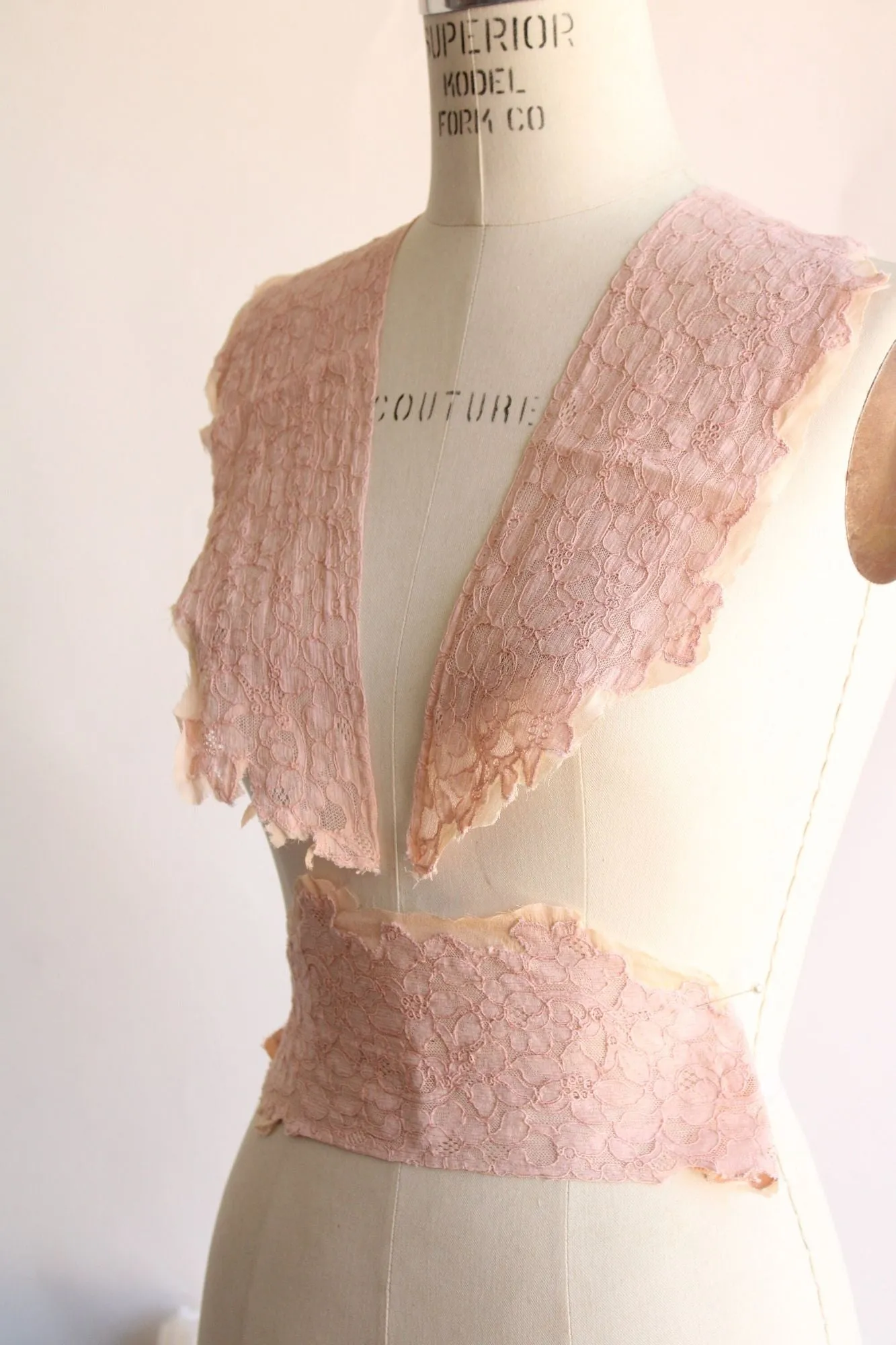 Vintage 1940s Lace Appliques, Pink Collar Trim, 3 PIeces