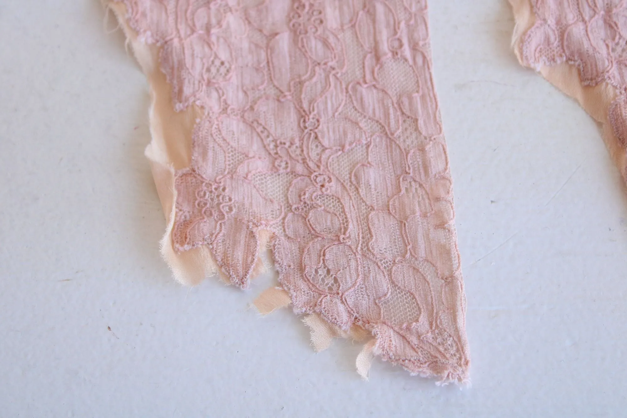 Vintage 1940s Lace Appliques, Pink Collar Trim, 3 PIeces