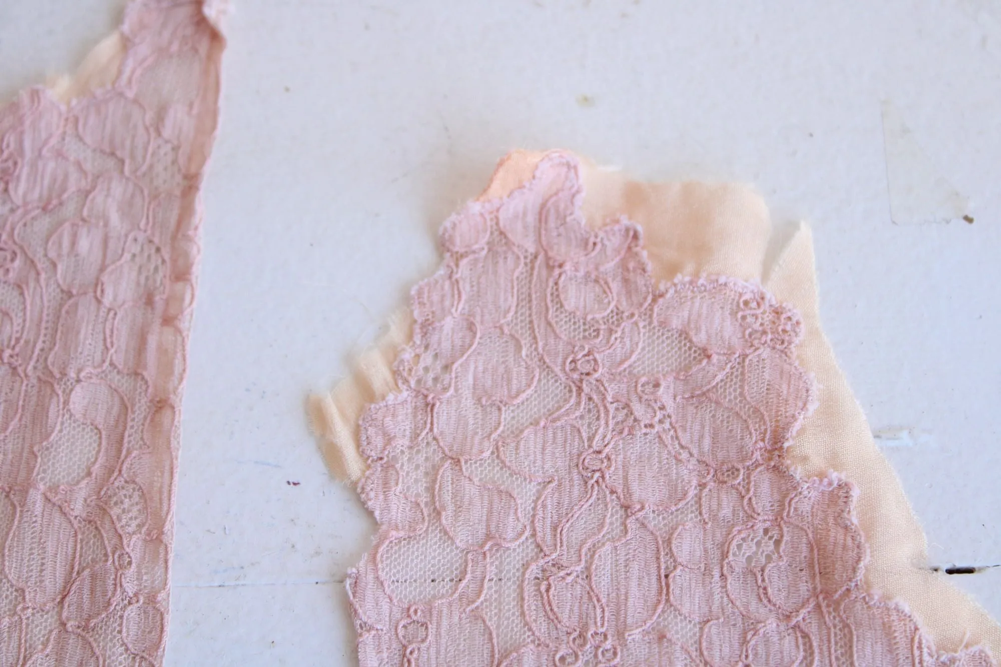 Vintage 1940s Lace Appliques, Pink Collar Trim, 3 PIeces