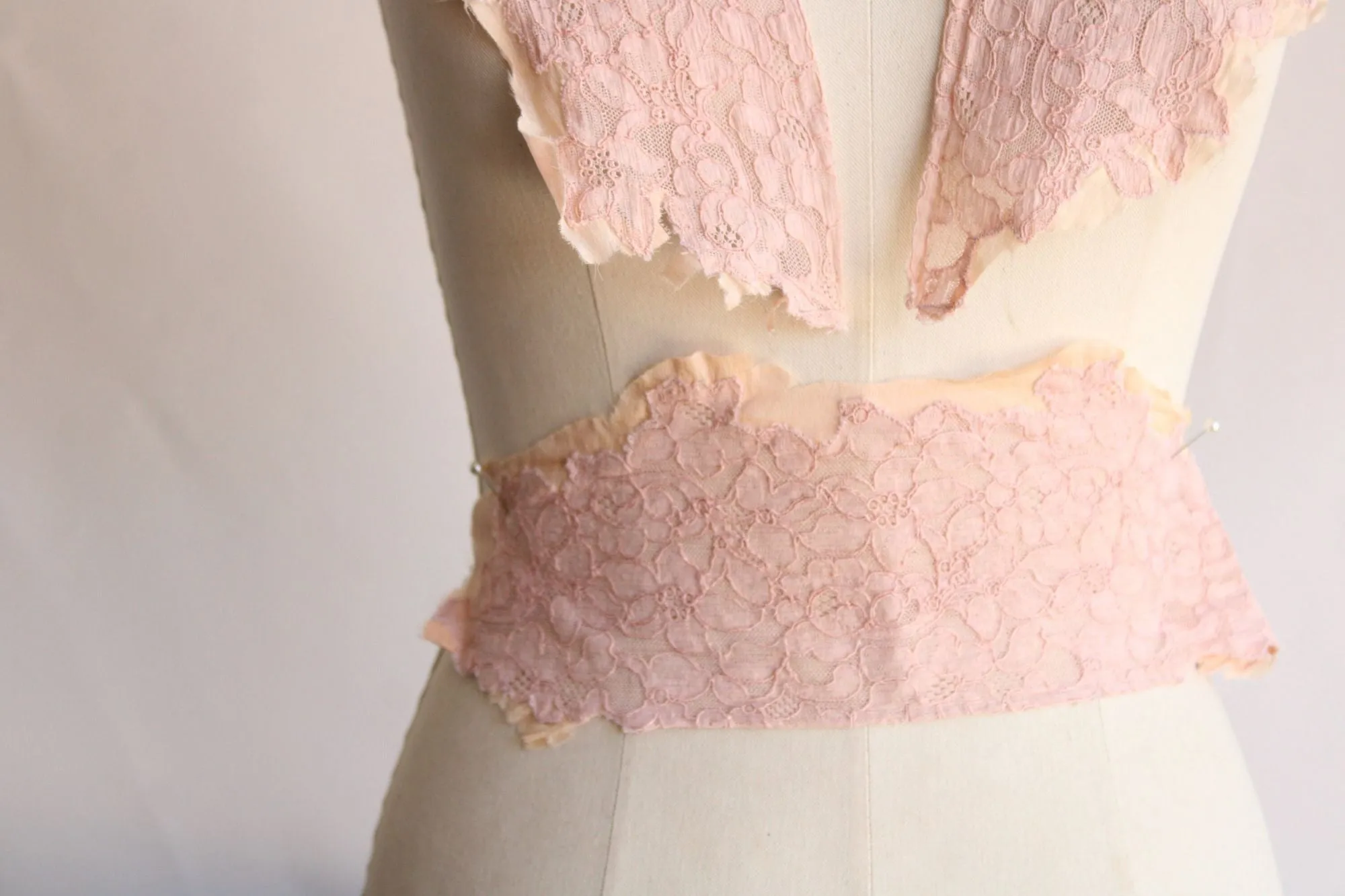 Vintage 1940s Lace Appliques, Pink Collar Trim, 3 PIeces