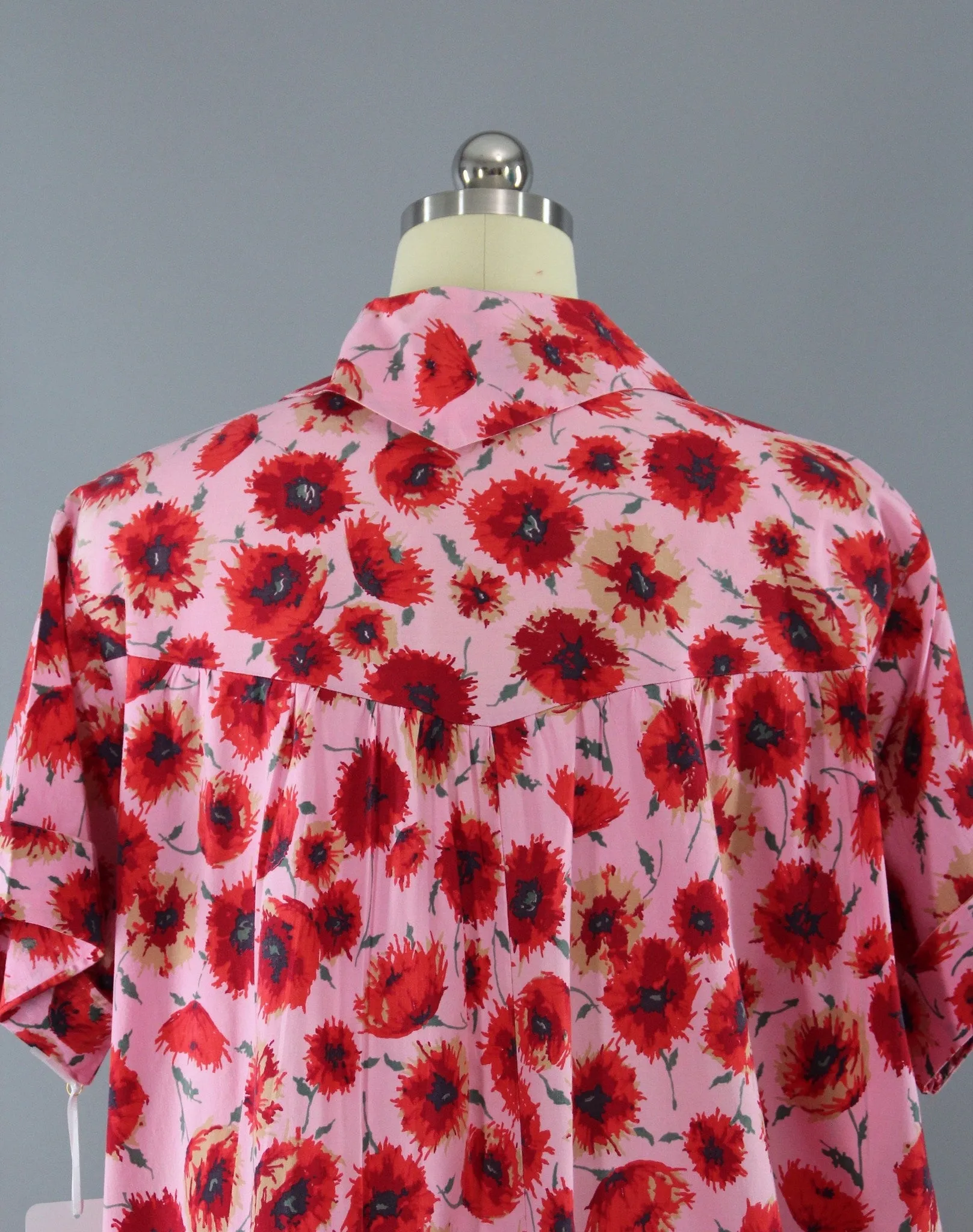 Vintage 1950s Nightgown / Maternity Dress in Pink & Red Poppies