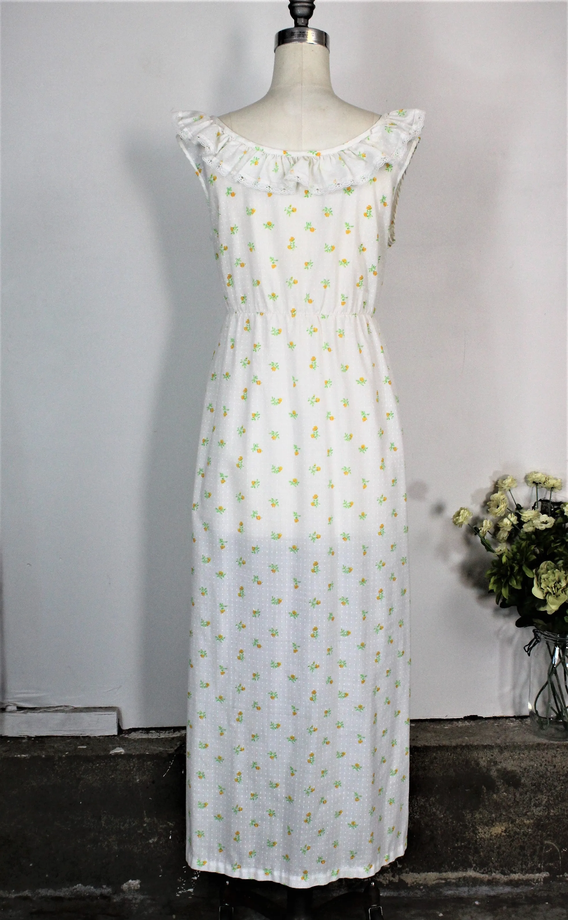 Vintage 1970s 1980s Floral Print Nightgown With Tiny Yellow Flowers And Swiss Dots