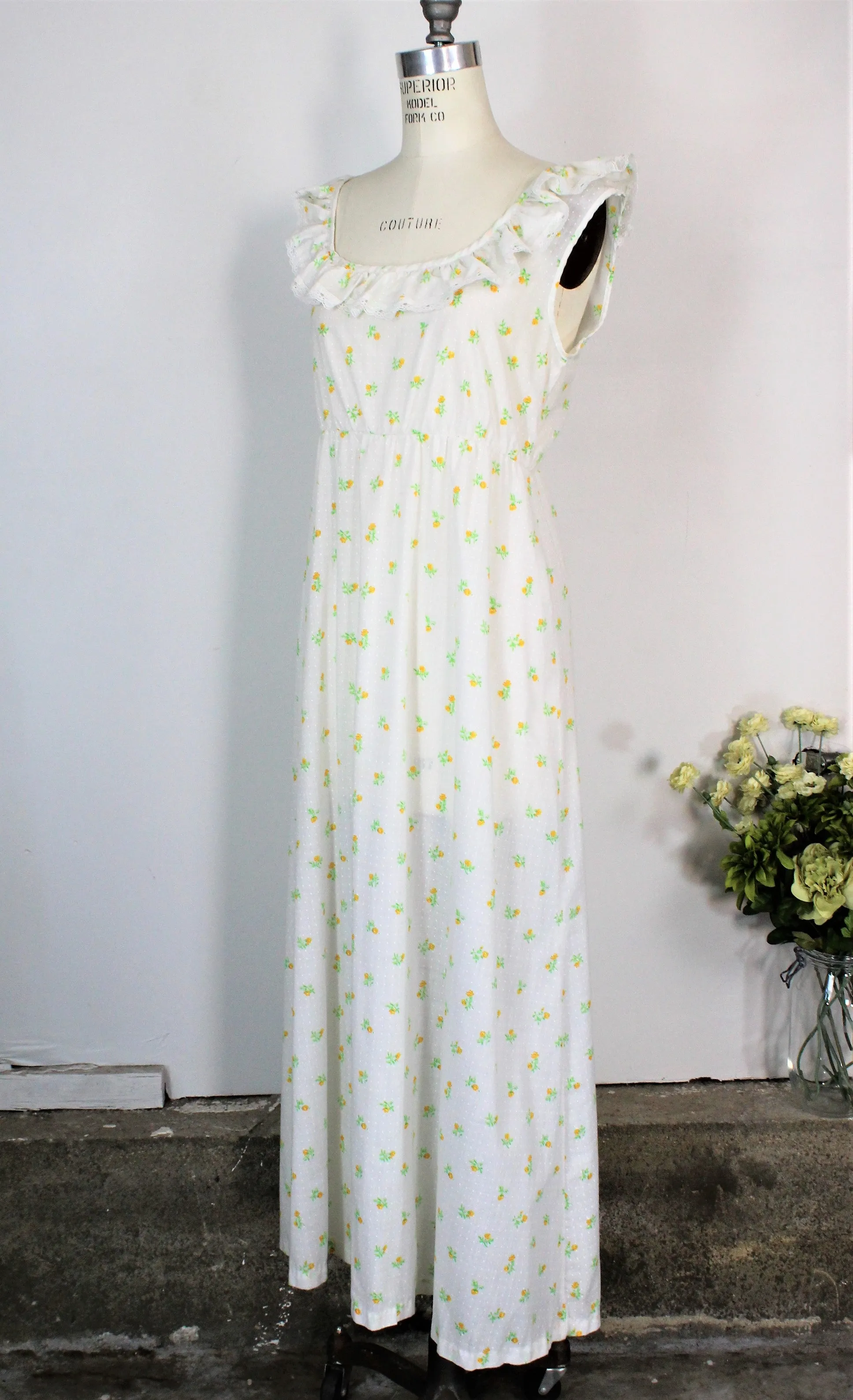 Vintage 1970s 1980s Floral Print Nightgown With Tiny Yellow Flowers And Swiss Dots
