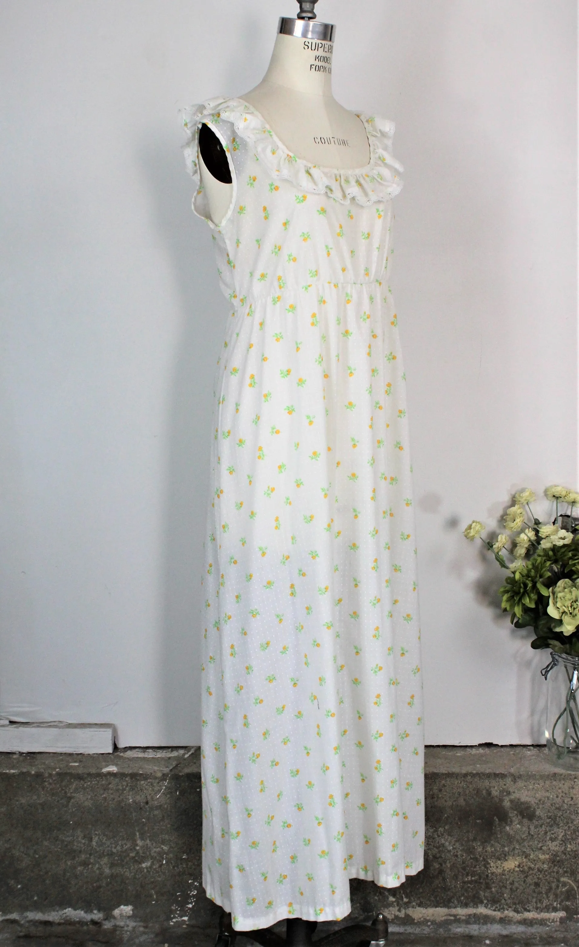 Vintage 1970s 1980s Floral Print Nightgown With Tiny Yellow Flowers And Swiss Dots