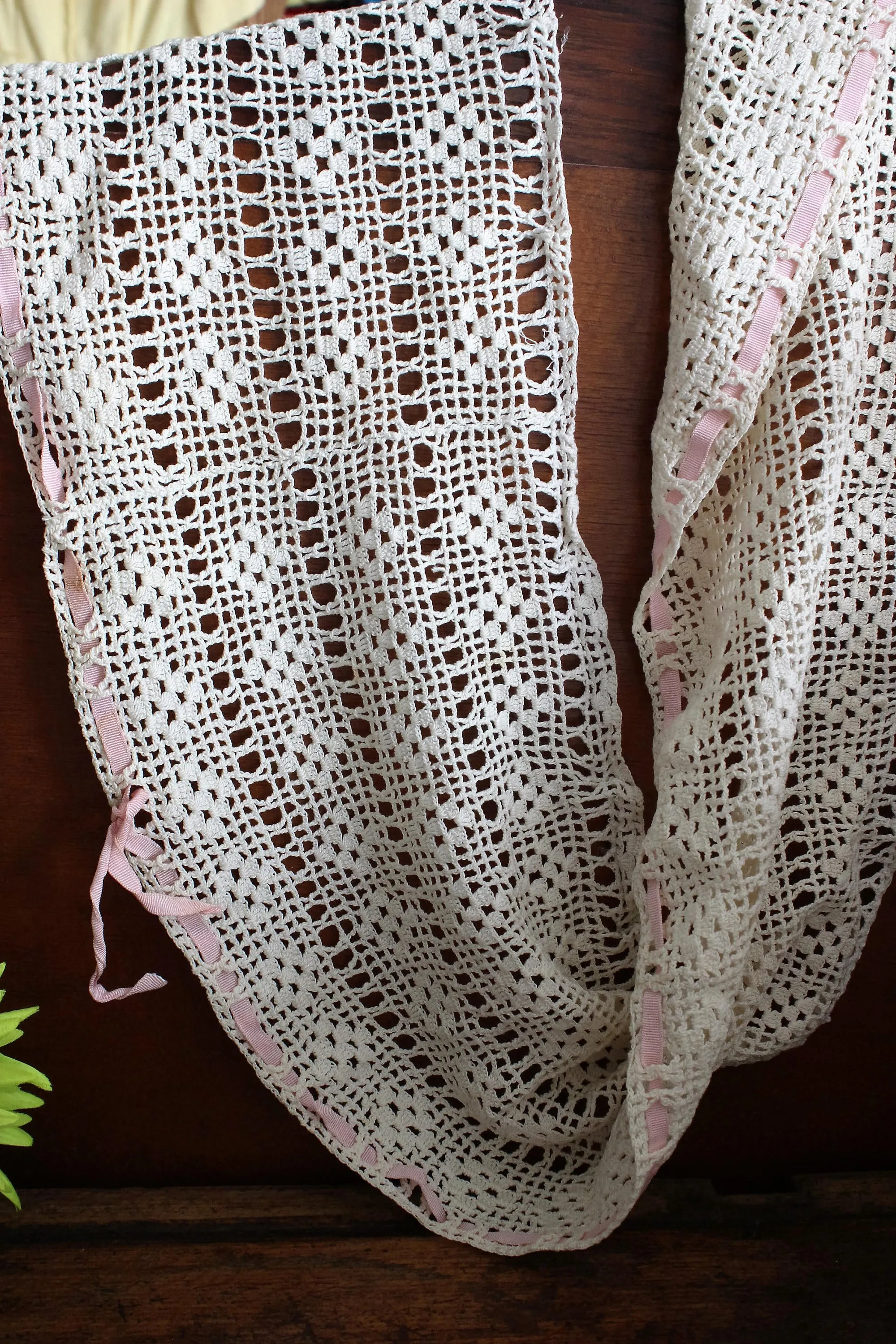 Vintage Edwardian Lace Trim / Ivory Crochet 8" Wide